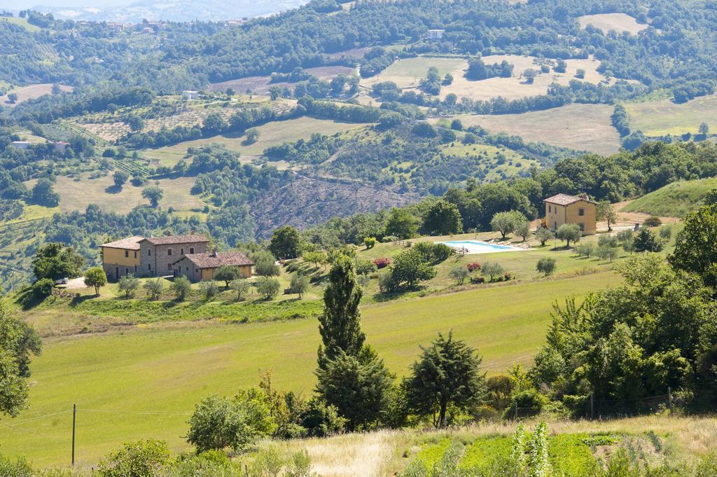 Agriturismo Tenuta Di Biscina Екстериор снимка